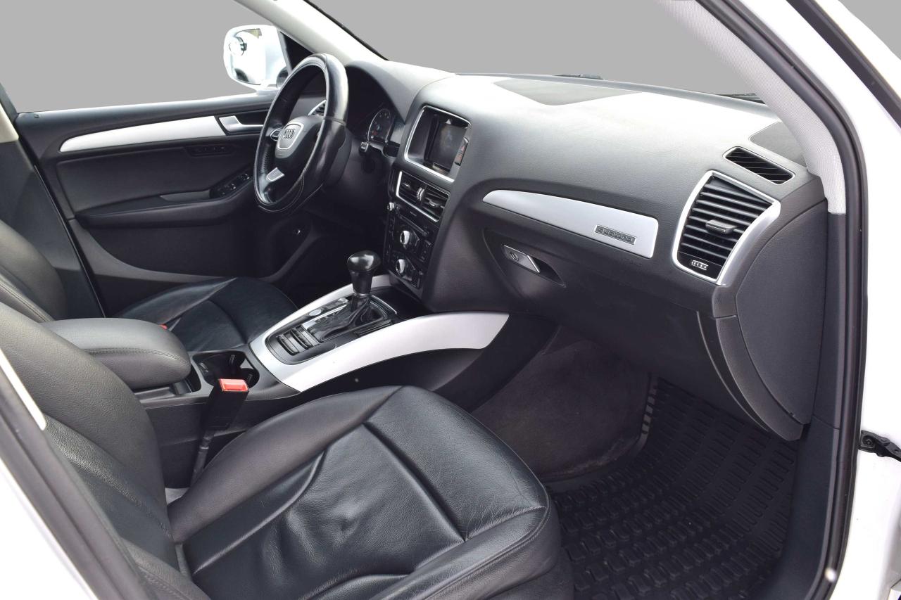 2017 Audi Q5 Komfort AWD Panoramic Sunroof Photo