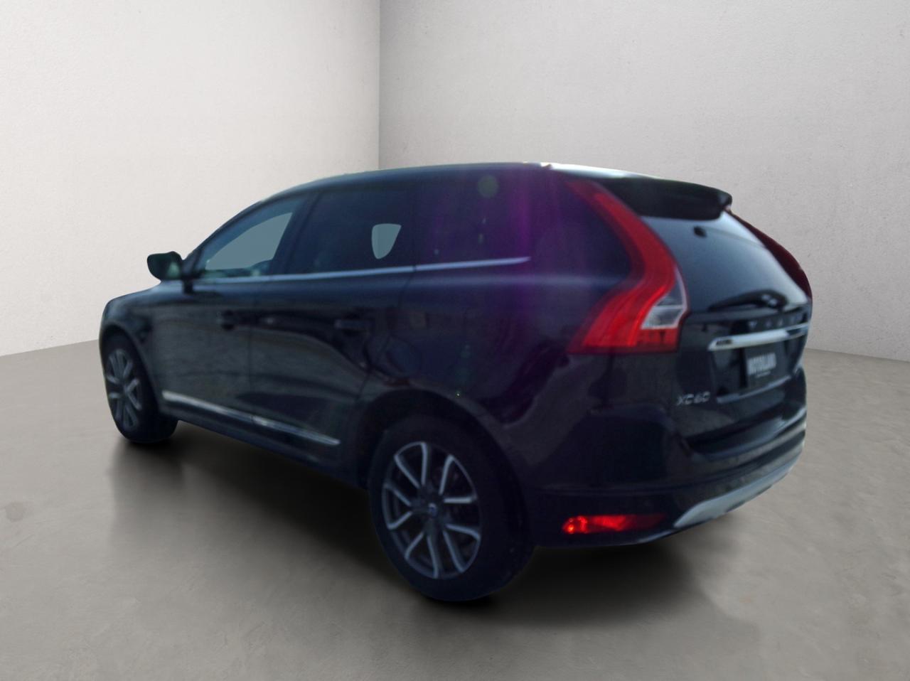 2016 Volvo XC60 T5 SE Premier AWD Navi Panoramic Sunroof Photo