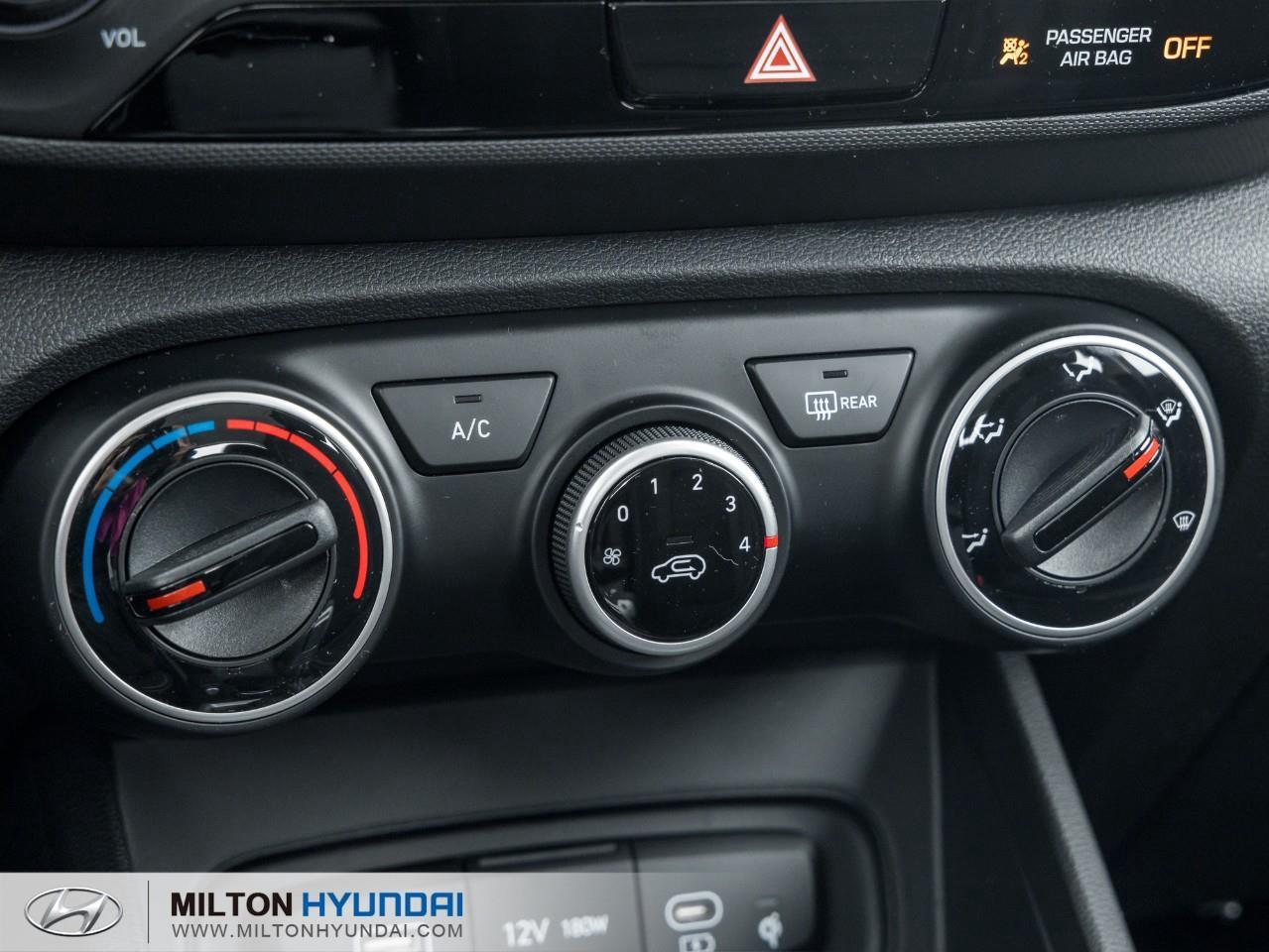 2026 Hyundai Venue Preferred w/Two-Tone 4dr Front-Wheel Drive Photo