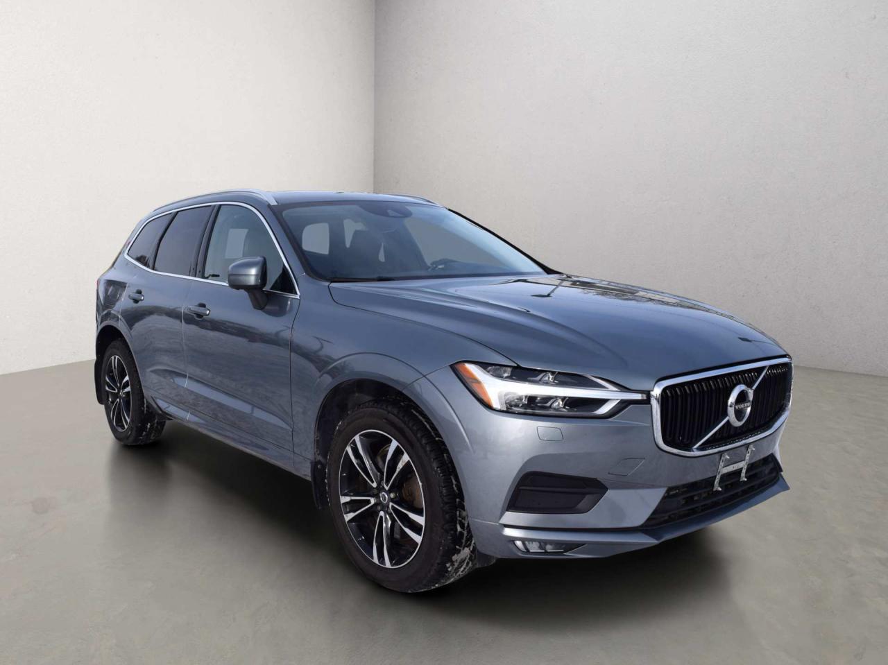 2020 Volvo XC60 T6 Momentum AWD Photo2