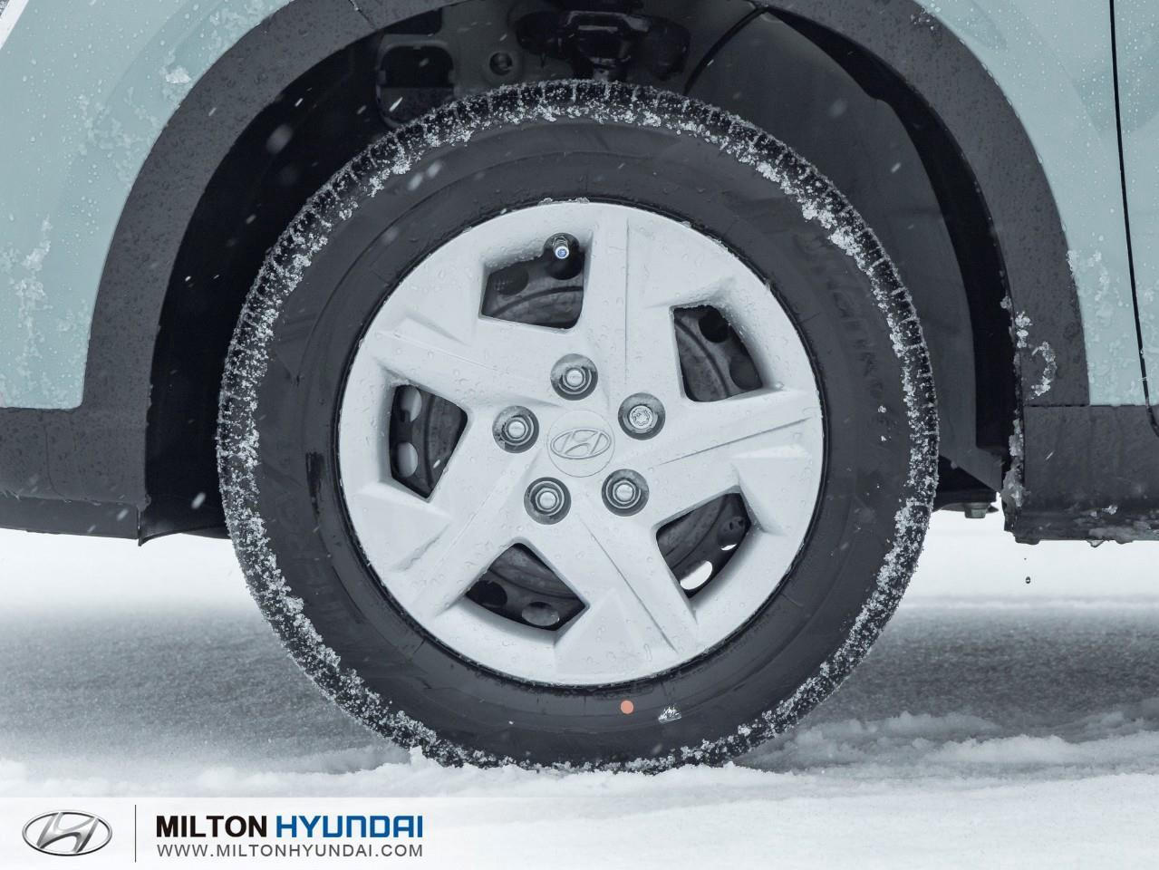 2026 Hyundai Venue Essential w/Two-Tone 4dr Front-Wheel Drive Photo