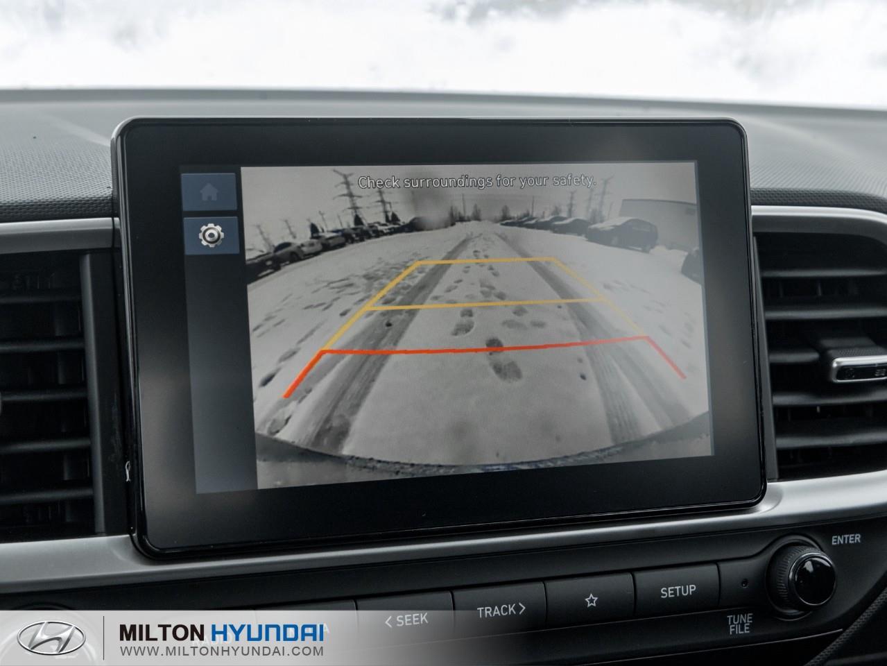 2026 Hyundai Venue Essential w/Two-Tone 4dr Front-Wheel Drive Photo