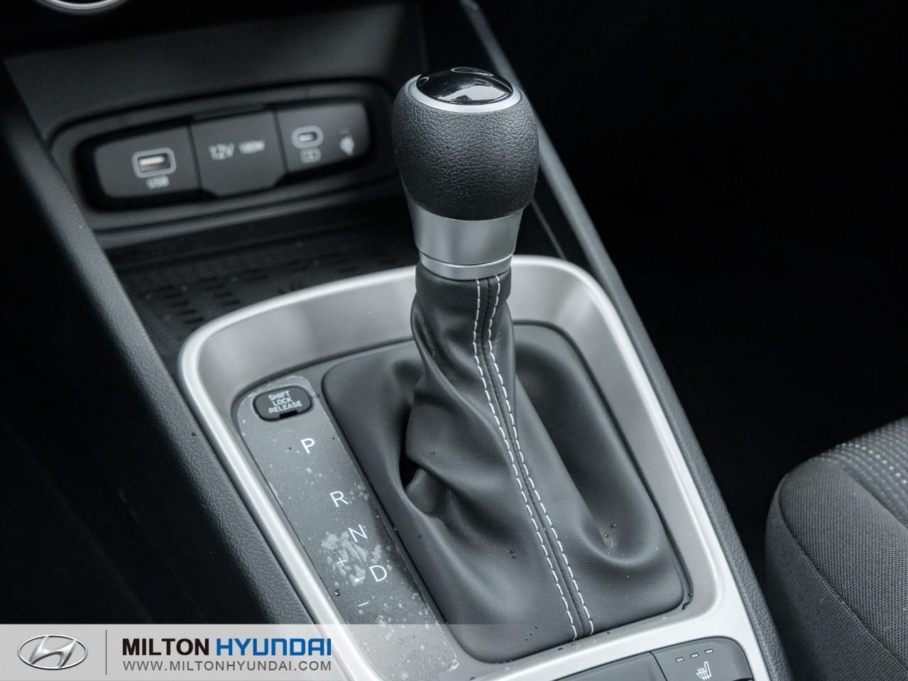 2026 Hyundai Venue Essential w/Two-Tone 4dr Front-Wheel Drive Photo