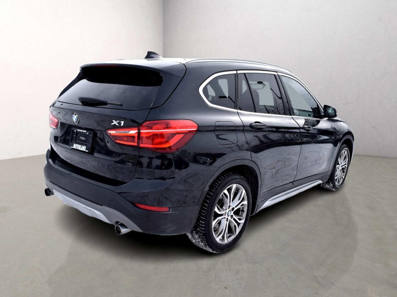 2016 BMW X1 xDrive28i Navi HUD Panoramic Sunroof Photo4