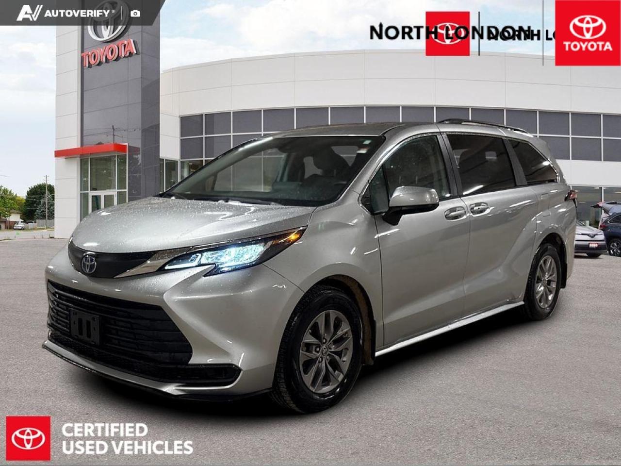 2023 Toyota Sienna  Photo0