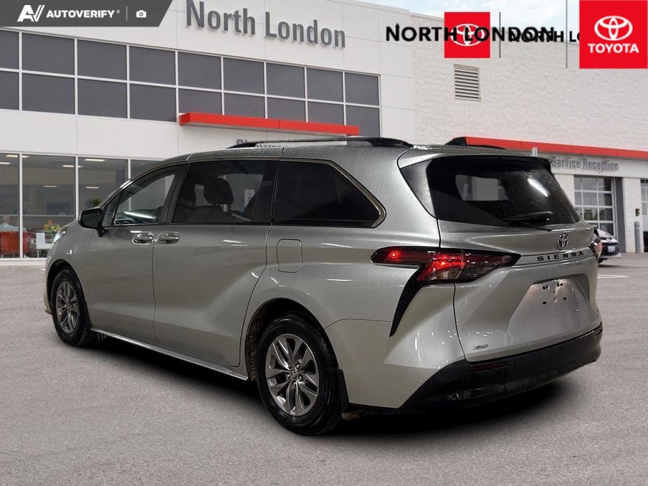 2023 Toyota Sienna  Photo3