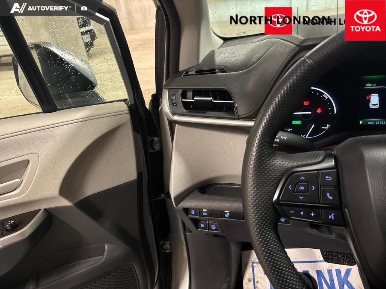 2023 Toyota Sienna  Photo