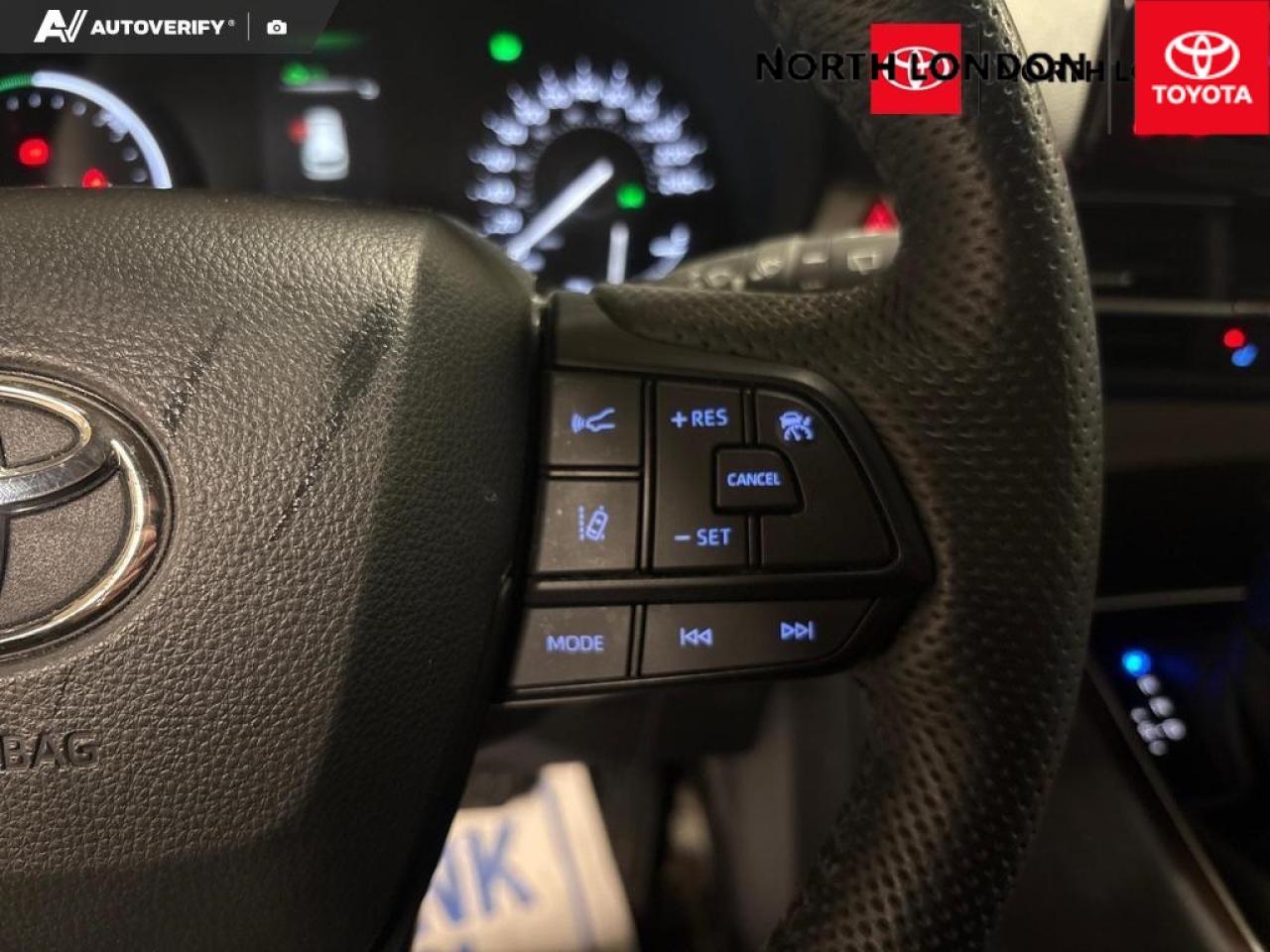 2023 Toyota Sienna  Photo