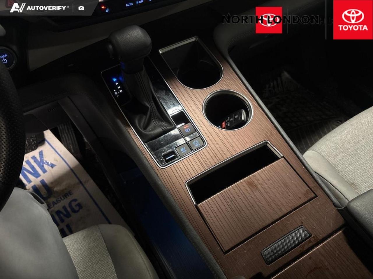 2023 Toyota Sienna  Photo