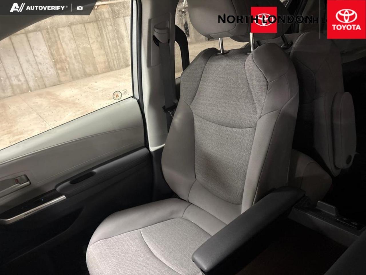 2023 Toyota Sienna  Photo