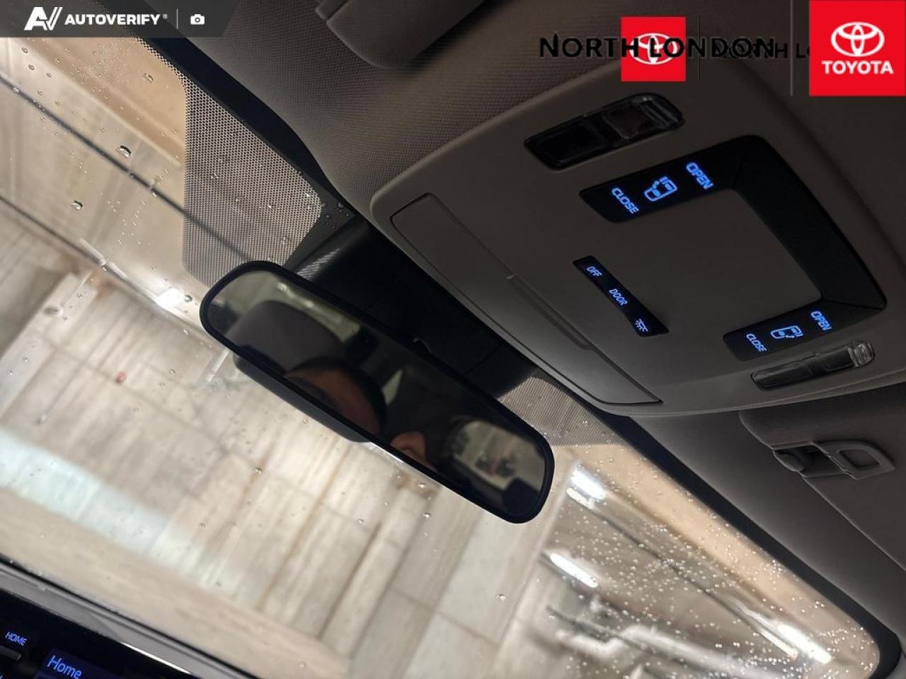 2023 Toyota Sienna  Photo