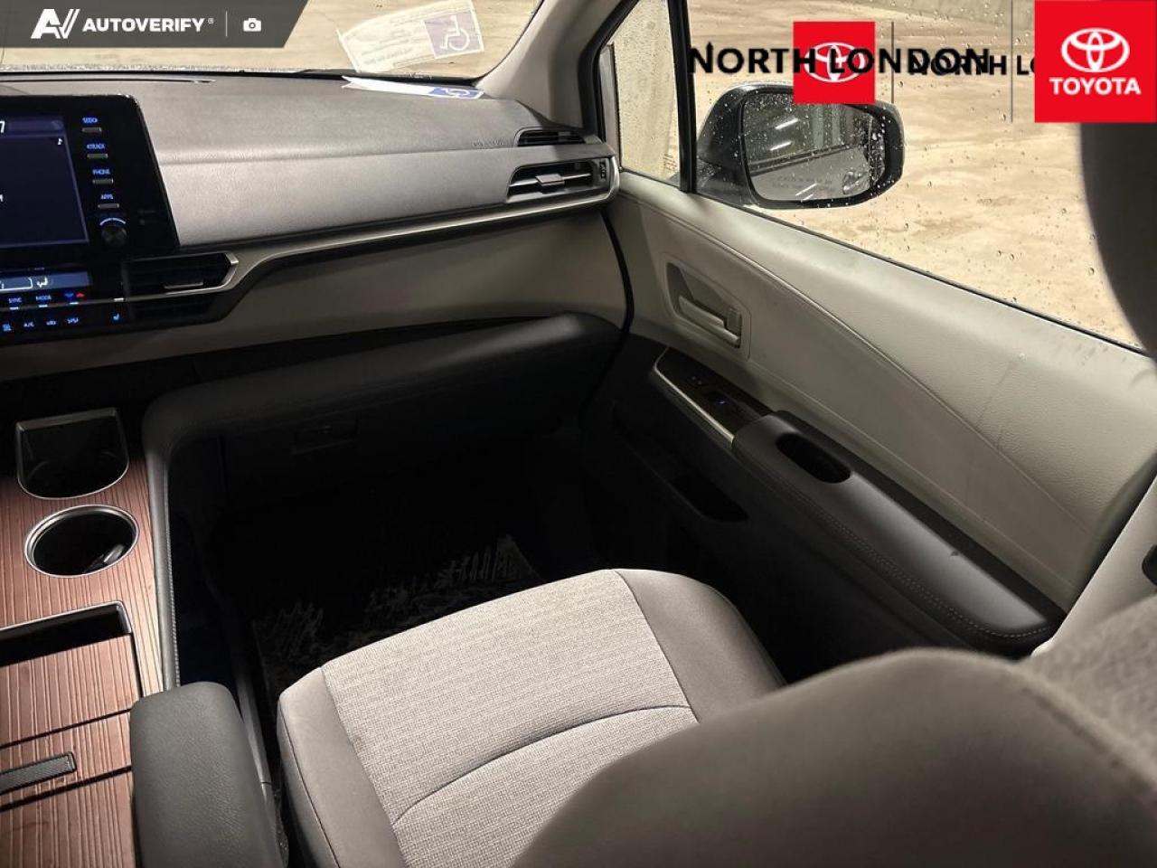 2023 Toyota Sienna  Photo