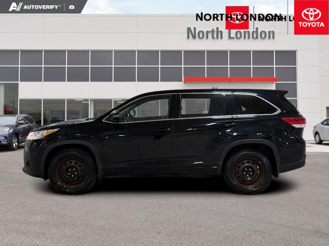 2017 Toyota Highlander  Photo2