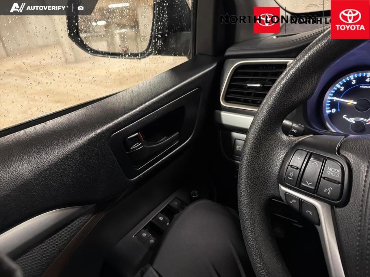 2017 Toyota Highlander  Photo