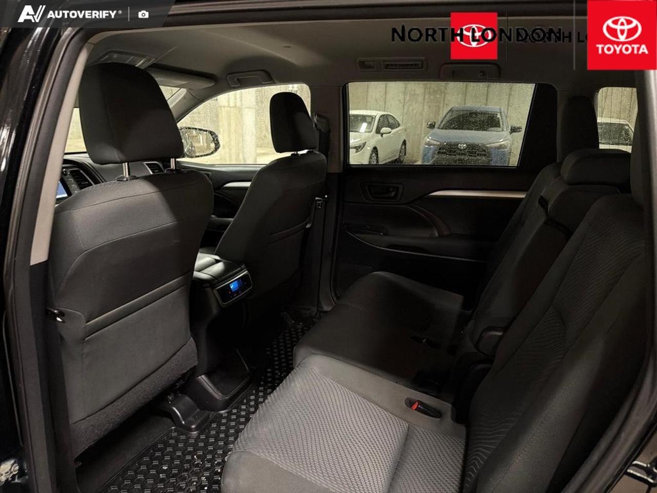 2017 Toyota Highlander  Photo