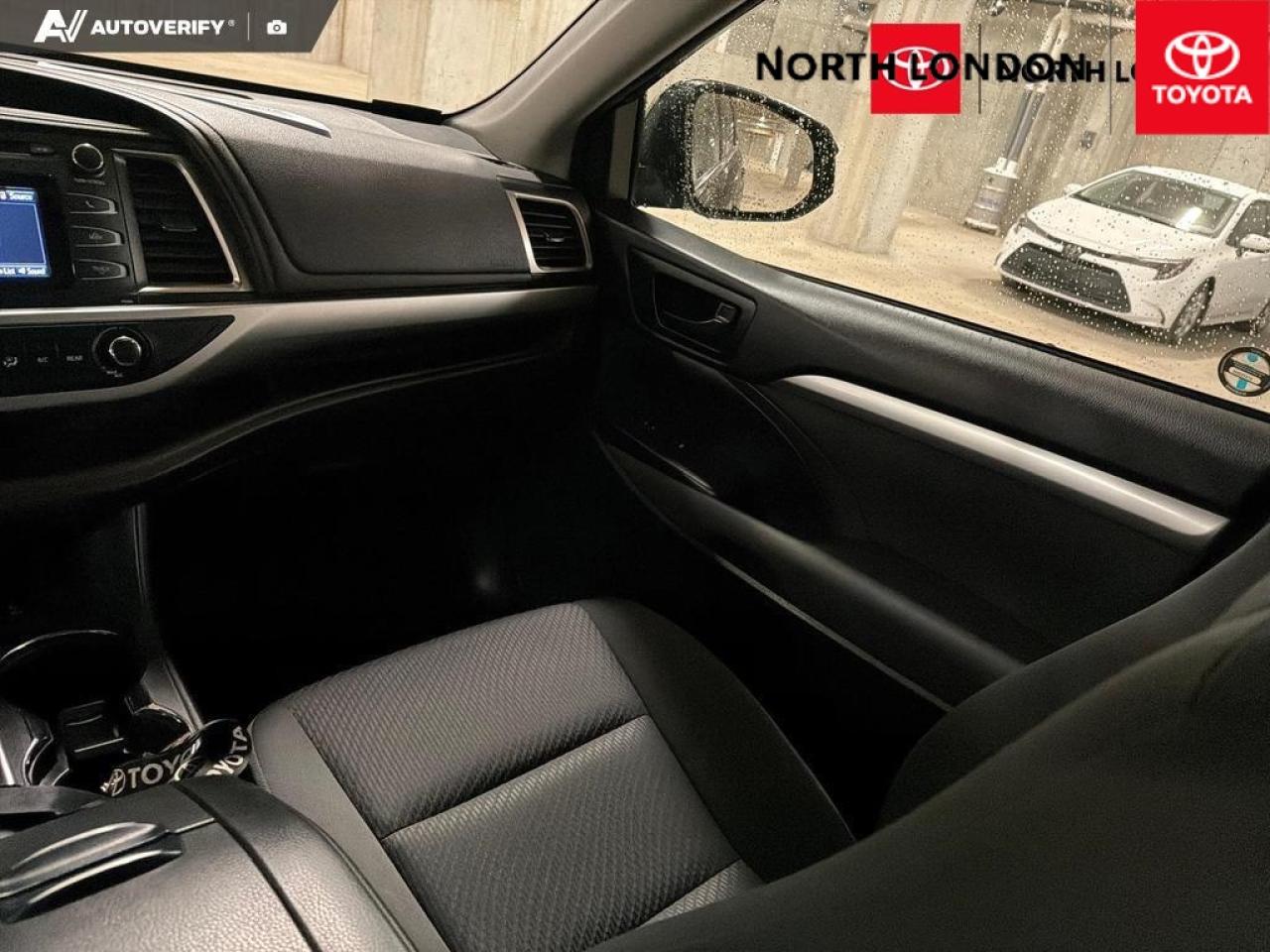 2017 Toyota Highlander  Photo