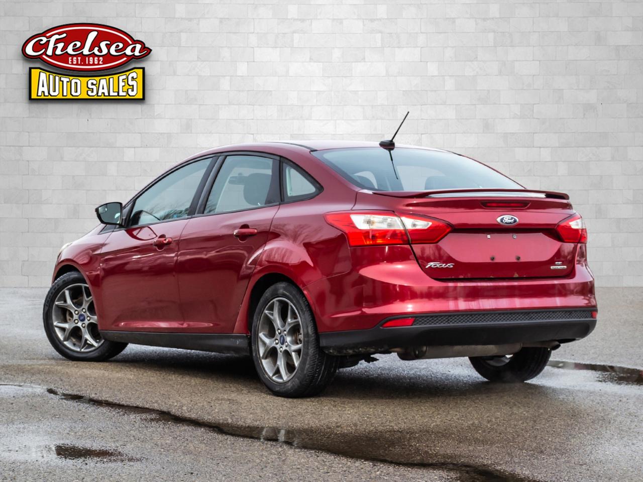 2014 Ford Focus SE SEDAN Photo4