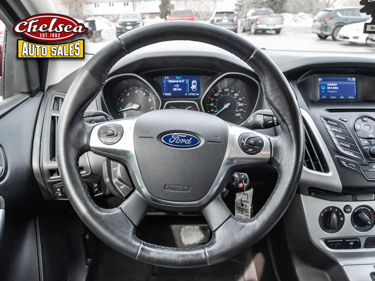 2014 Ford Focus SE SEDAN Photo