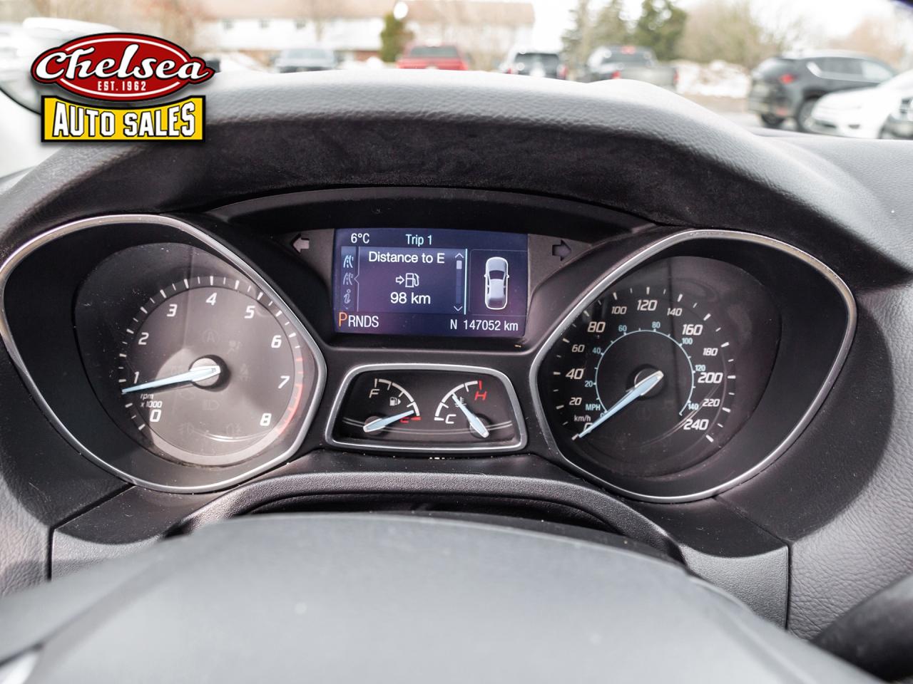 2014 Ford Focus SE SEDAN Photo