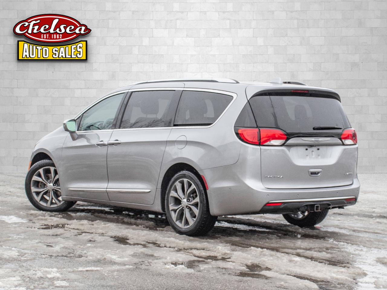 2017 Chrysler Pacifica Limited Photo4