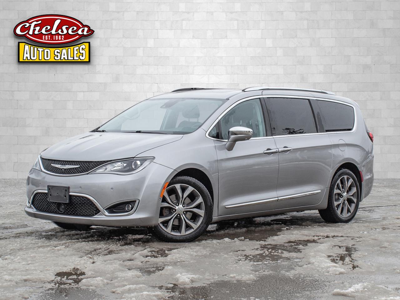 2017 Chrysler Pacifica Limited Photo0