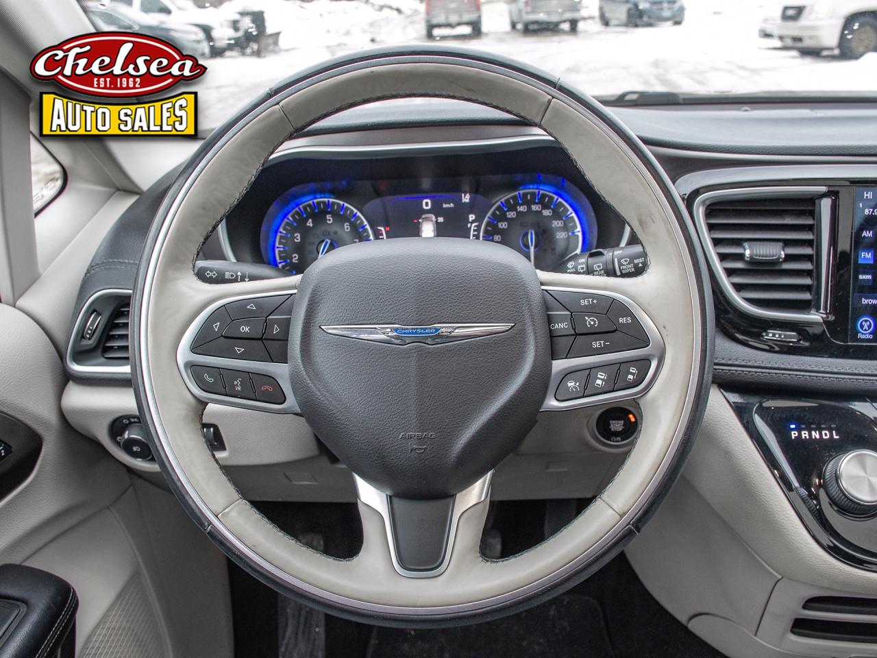 2017 Chrysler Pacifica Limited Photo