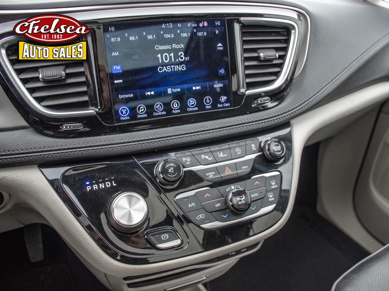 2017 Chrysler Pacifica Limited Photo