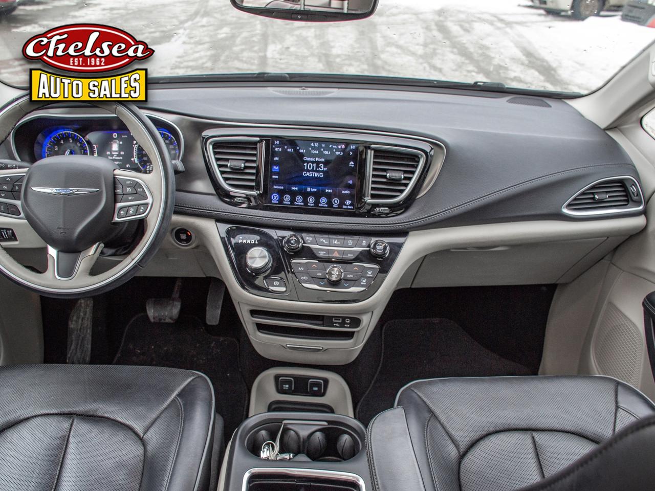 2017 Chrysler Pacifica Limited Photo