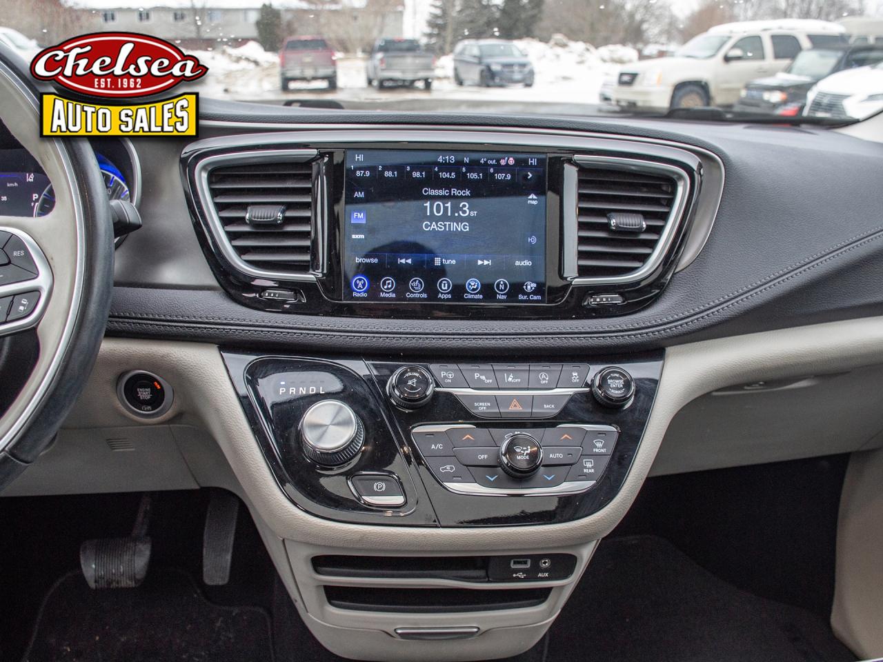 2017 Chrysler Pacifica Limited Photo