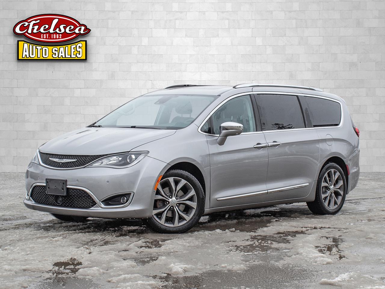 2017 Chrysler Pacifica Limited Photo0