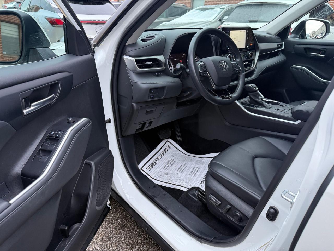 2021 Toyota Highlander XLE AWD, PREMIUM, LEATHER, SUNROOF Photo