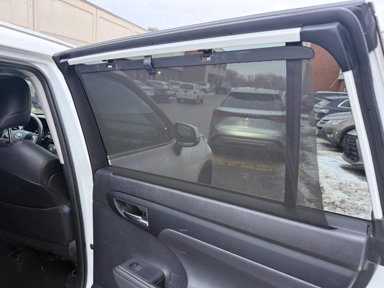 2021 Toyota Highlander XLE AWD, PREMIUM, LEATHER, SUNROOF Photo