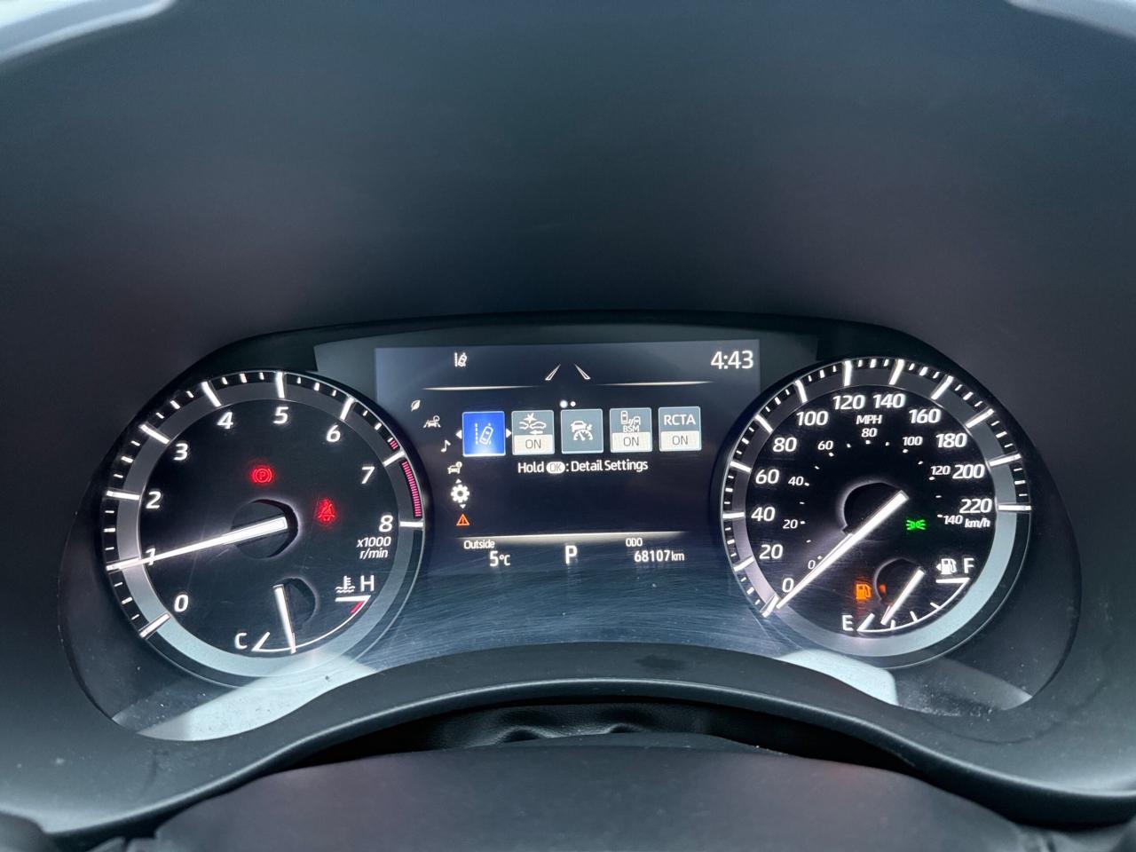 2021 Toyota Highlander XLE AWD, PREMIUM, LEATHER, SUNROOF Photo