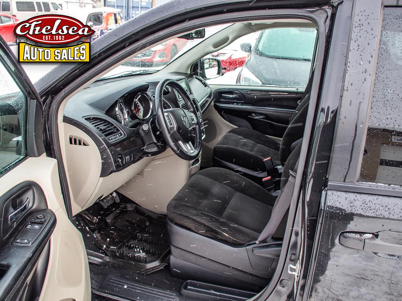 2015 Dodge Grand Caravan SE Photo