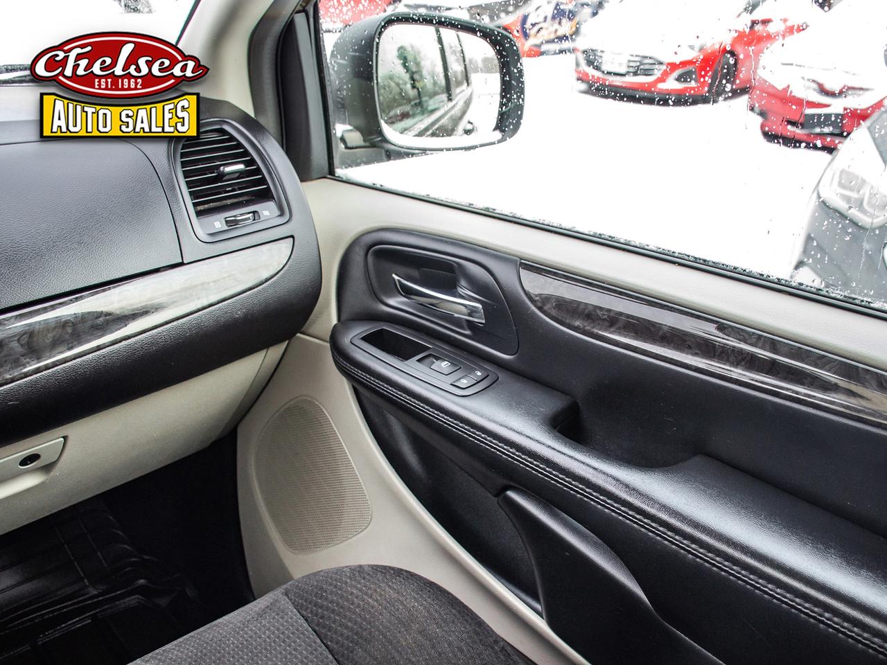 2015 Dodge Grand Caravan SE Photo