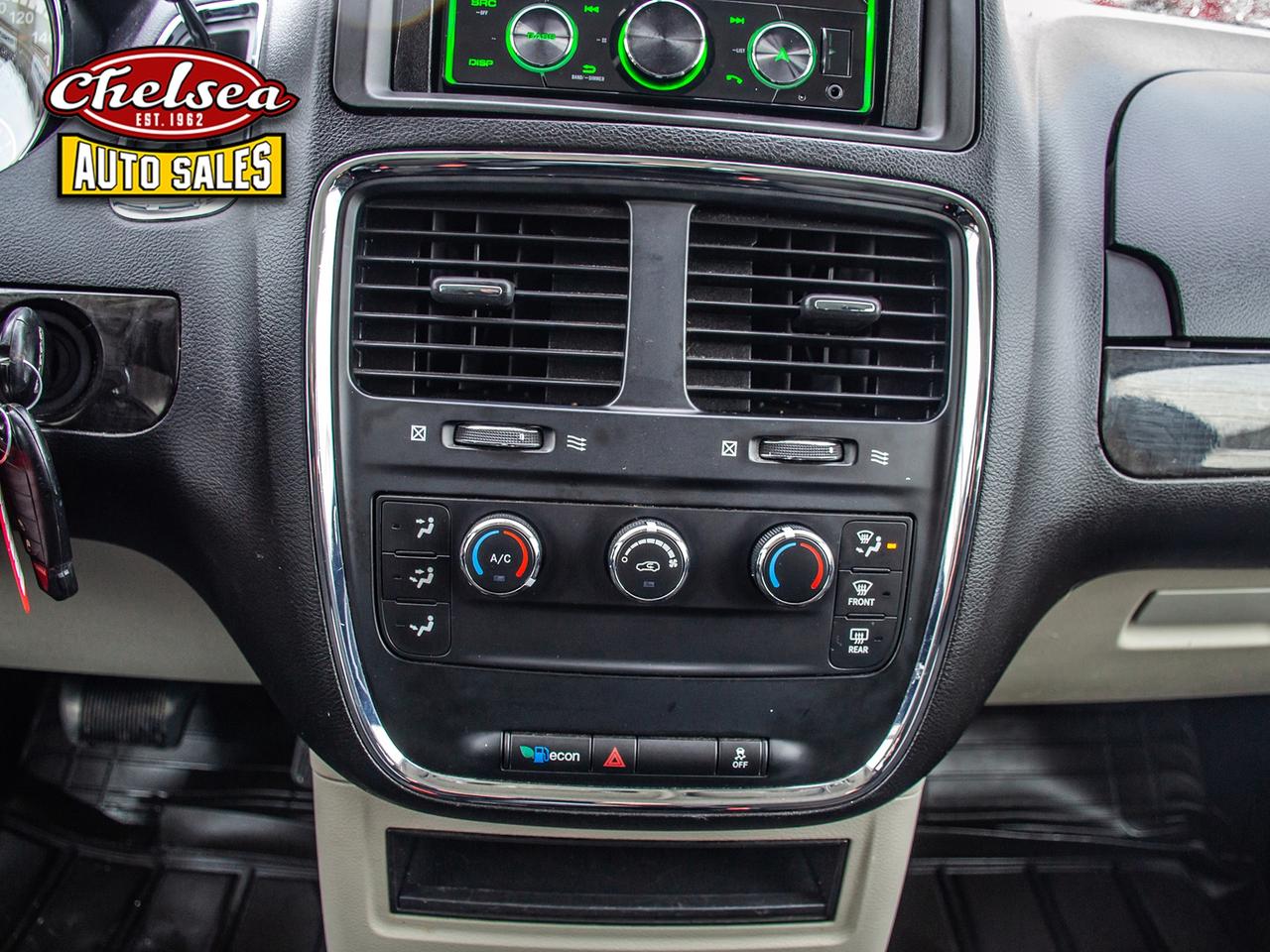 2015 Dodge Grand Caravan SE Photo