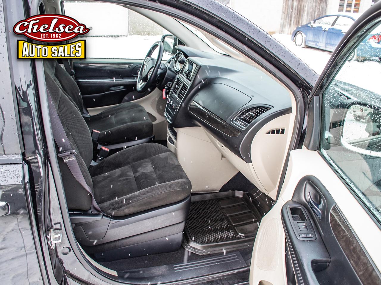 2015 Dodge Grand Caravan SE Photo