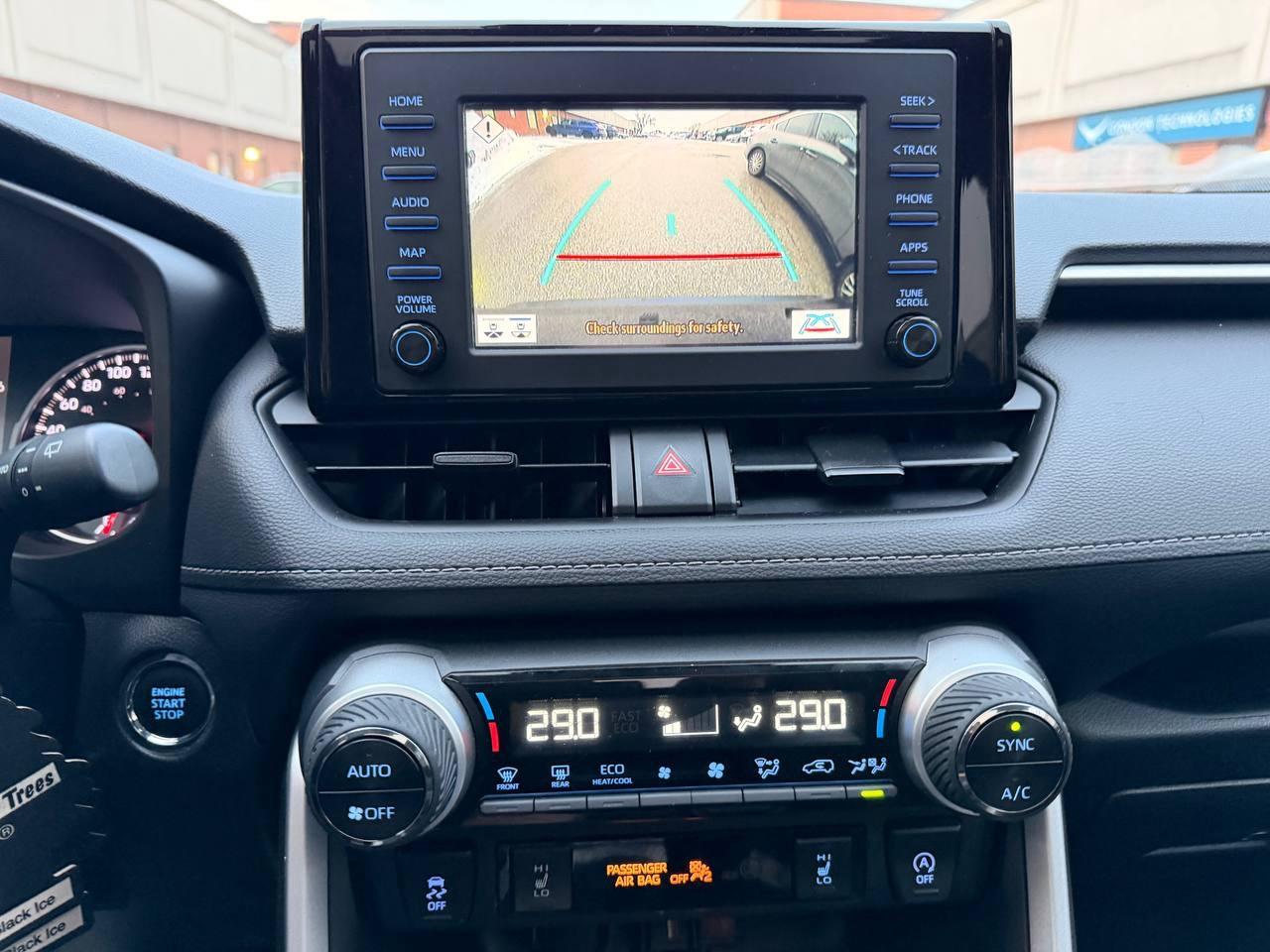 2022 Toyota RAV4 XLE AWD Photo