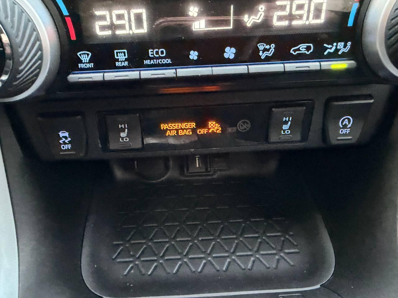 2022 Toyota RAV4 XLE AWD Photo