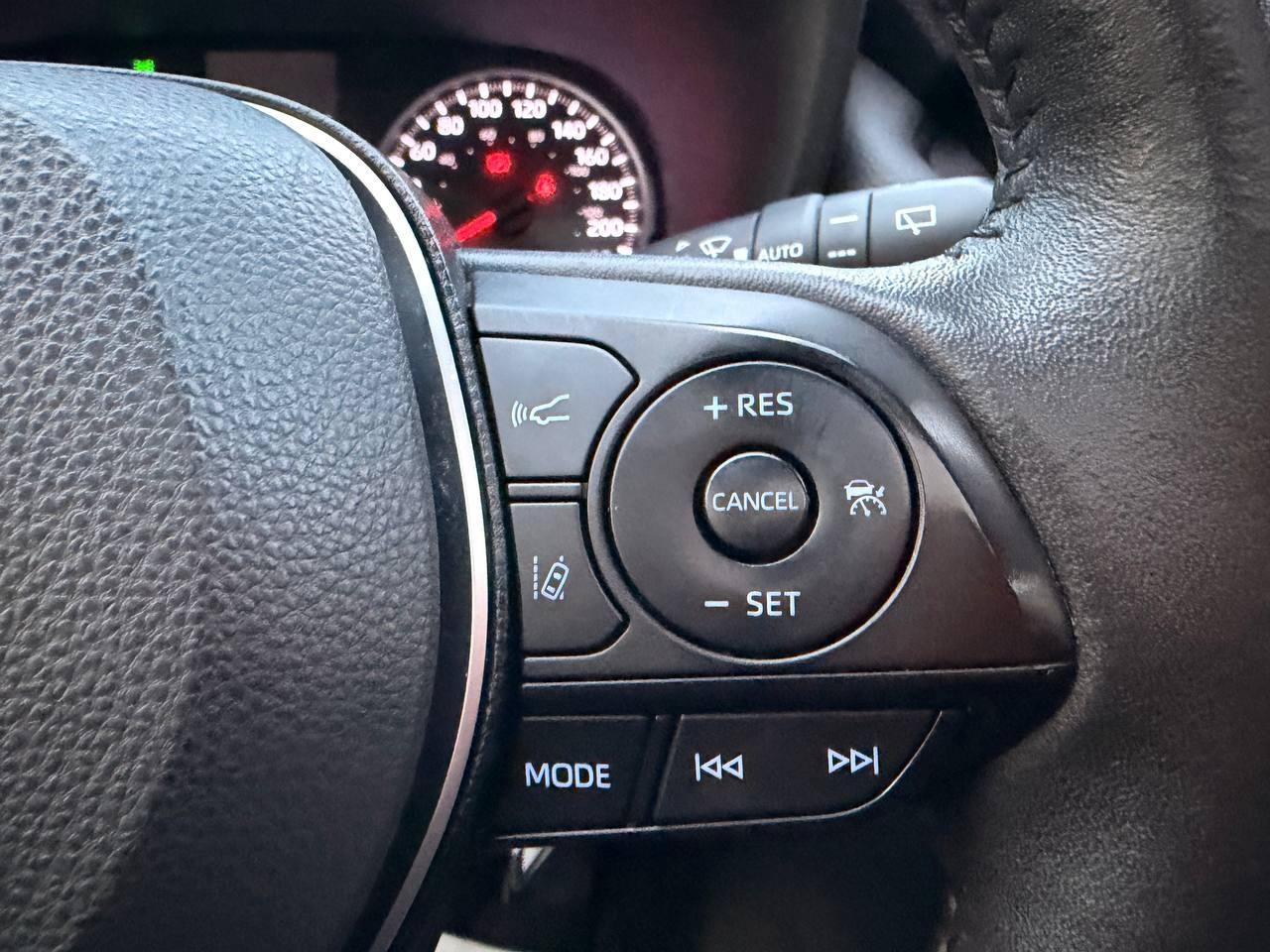 2022 Toyota RAV4 XLE AWD Photo