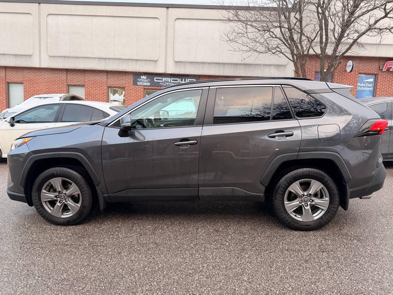 2022 Toyota RAV4 XLE AWD Photo
