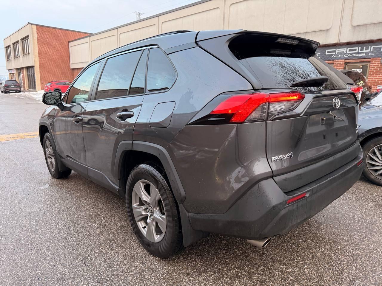 2022 Toyota RAV4 XLE AWD Photo