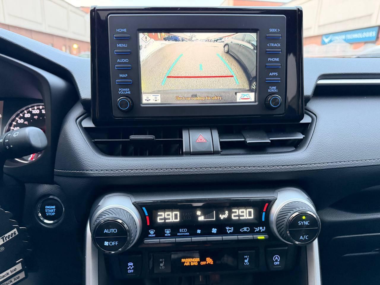 2022 Toyota RAV4 XLE AWD Photo