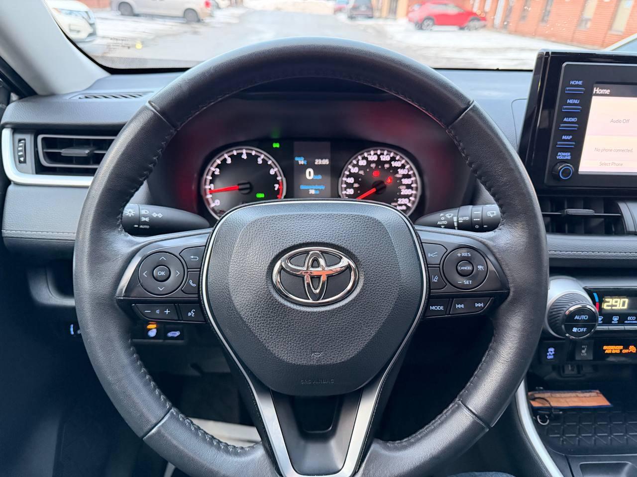 2022 Toyota RAV4 XLE AWD Photo