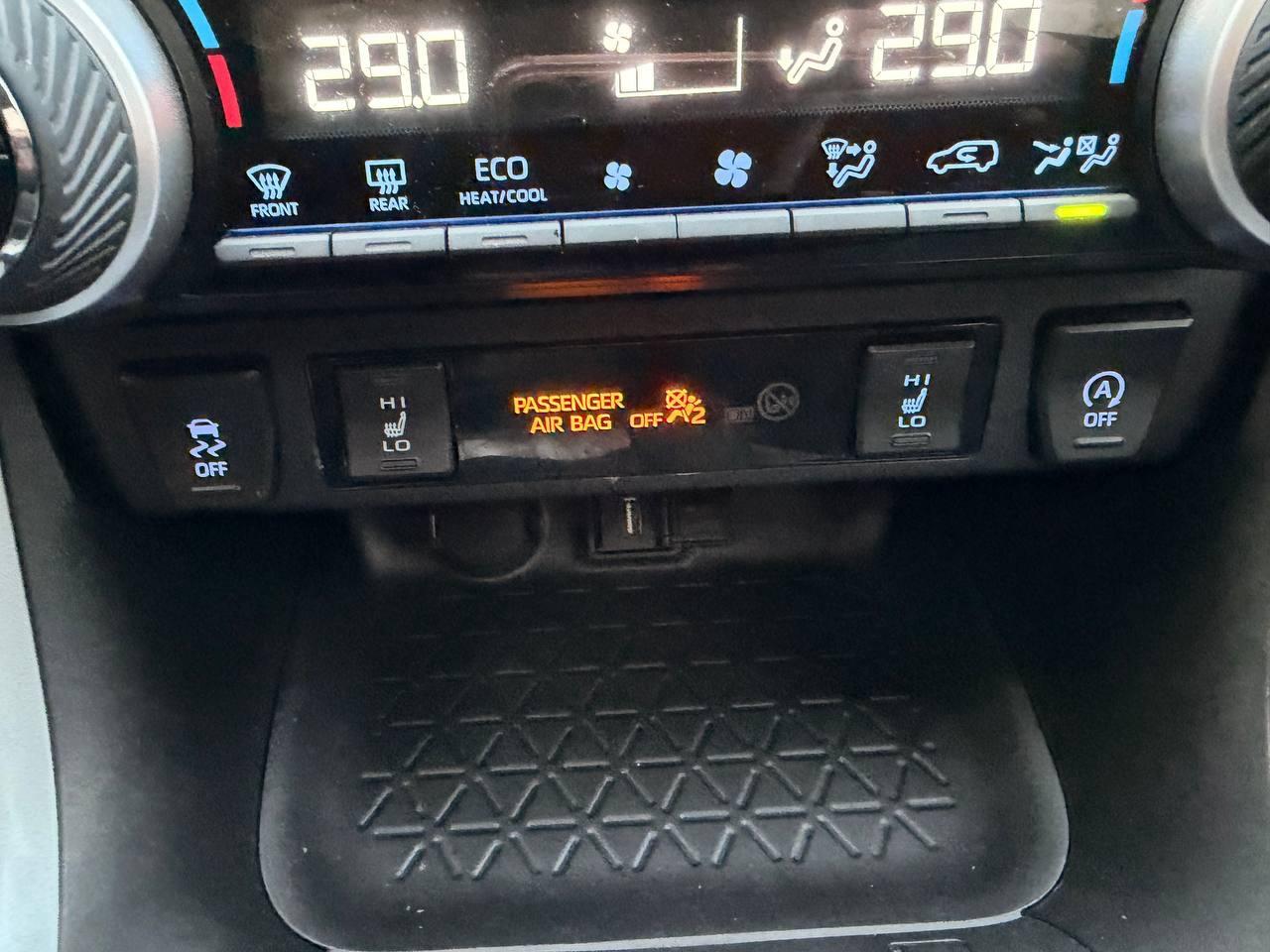 2022 Toyota RAV4 XLE AWD Photo