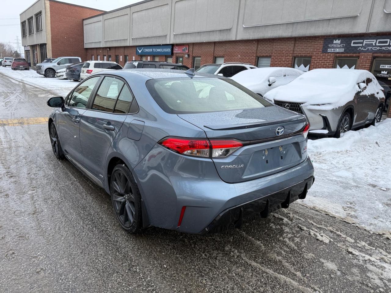 2025 Toyota Corolla Hybrid SE CVT AWD Photo4