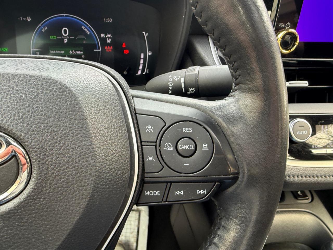 2025 Toyota Corolla Hybrid SE CVT AWD Photo