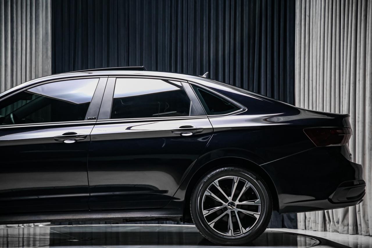 2023 Volkswagen Jetta COMFORTLINE SPORT 1OWNER NOACCIDENT LEATHER ROOF Photo