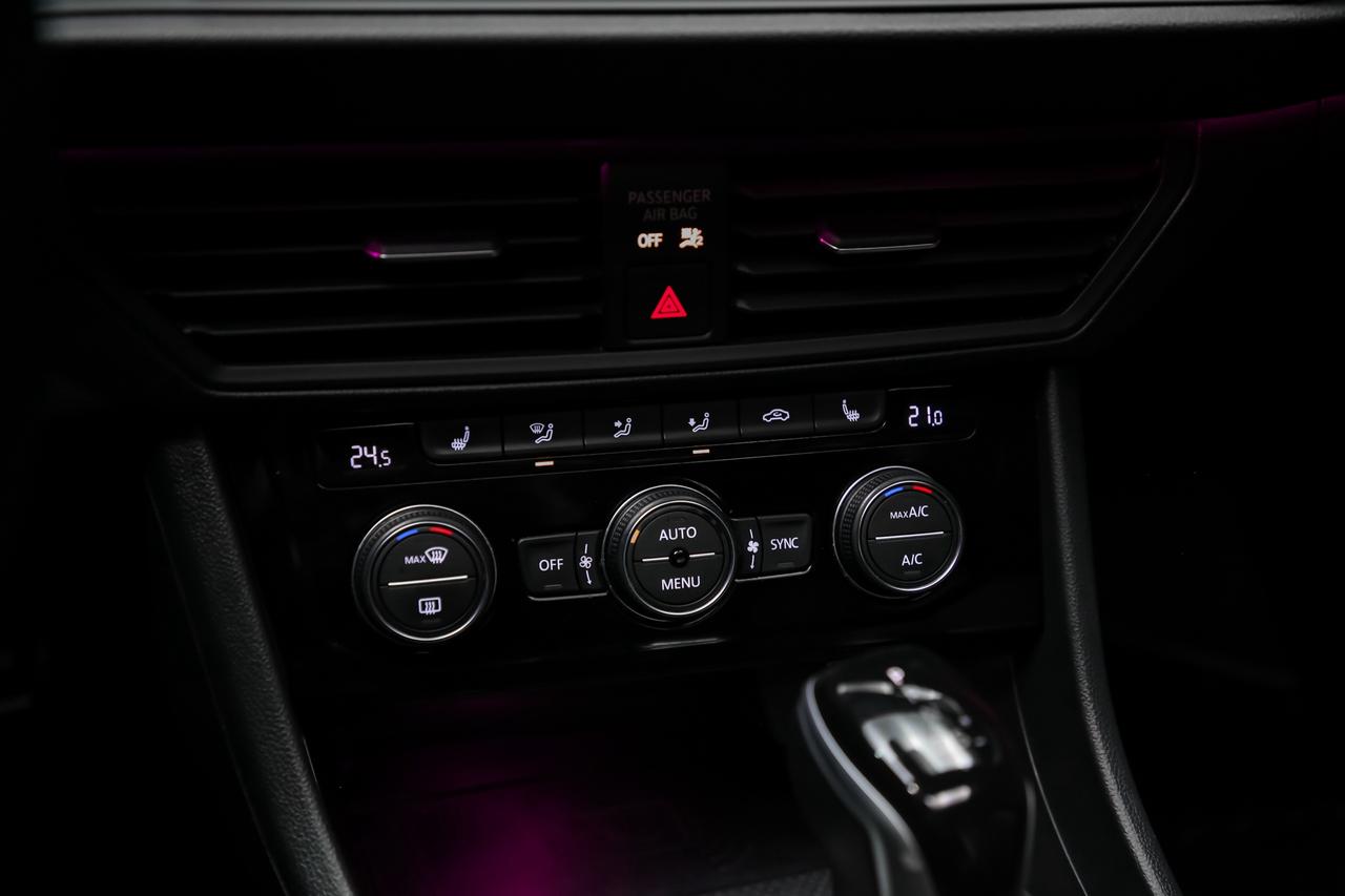 2023 Volkswagen Jetta COMFORTLINE SPORT 1OWNER NOACCIDENT LEATHER ROOF Photo