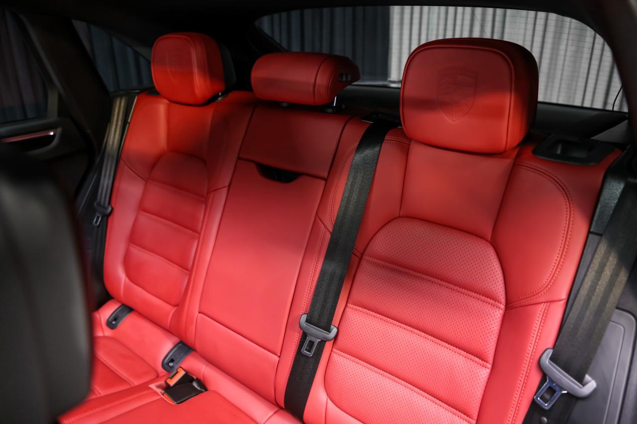 2020 Porsche Macan S PREMIUM PLUS AWD NOACCIDNT LOWKMS PDLS+ REDINT Photo